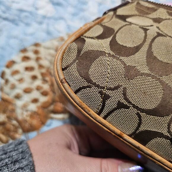 2003 Vintage Y2K Coach Buckle Demi Shoulder Bag in Khaki Signature Jacquard - Picture 4 of 8